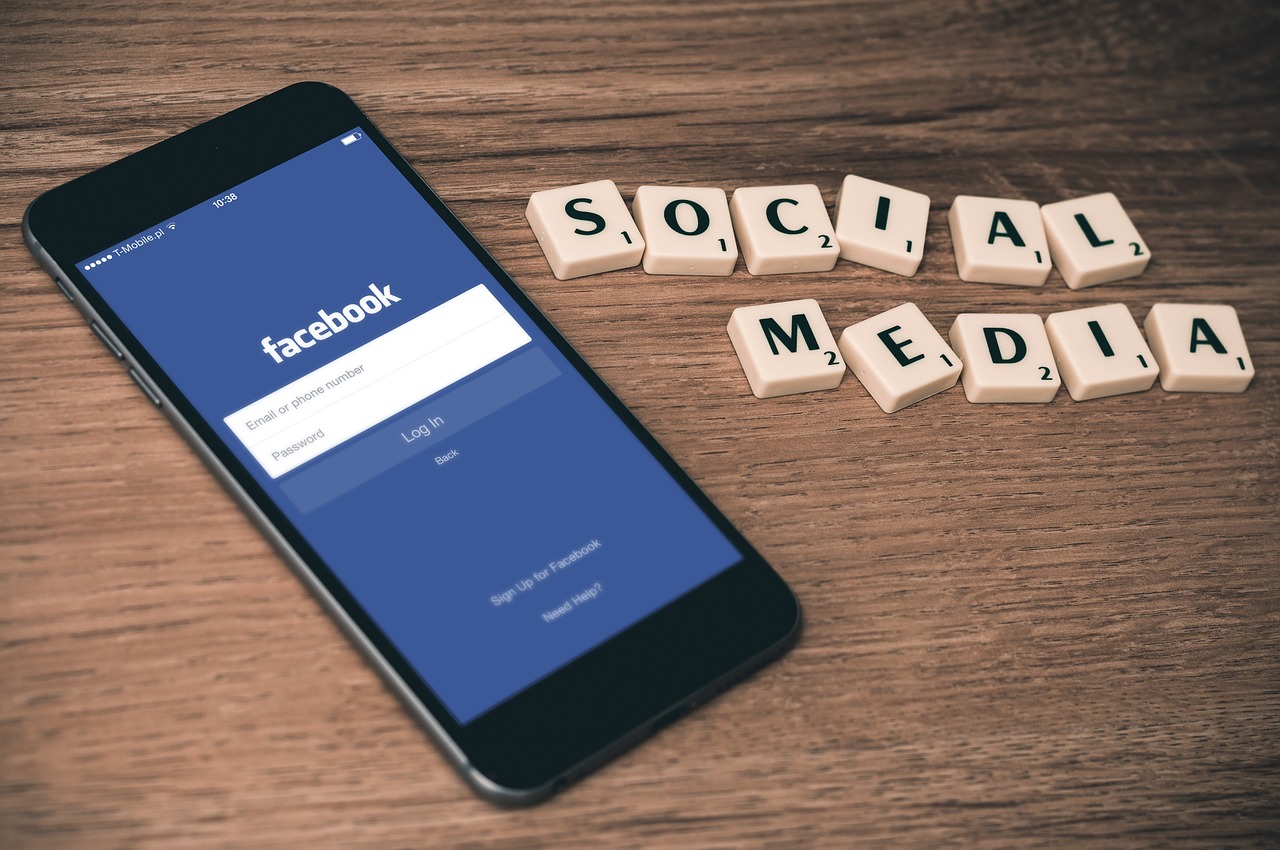 Reklamy facebookowe –  kampanie reklamowe. Jak wybierać agencje interaktywne?